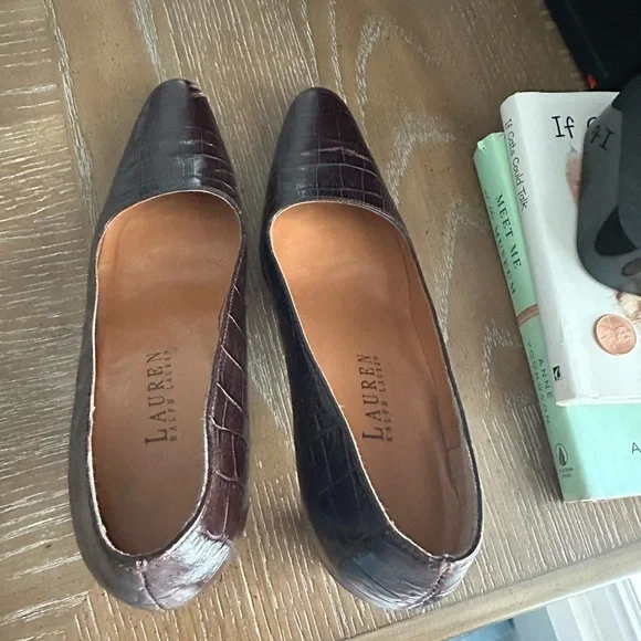 Women's vintage Ralph Lauren Heels, Size 7, Dark Brown burgundy - Picture 2 of 9